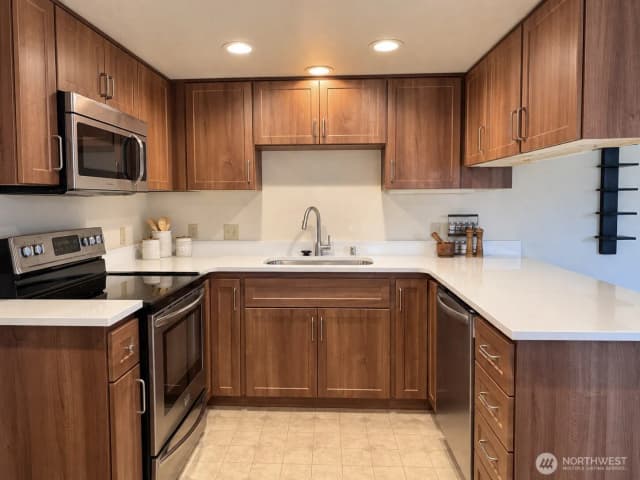 Property photo for 3935 226th Place Se #313, Issaquah photo 2