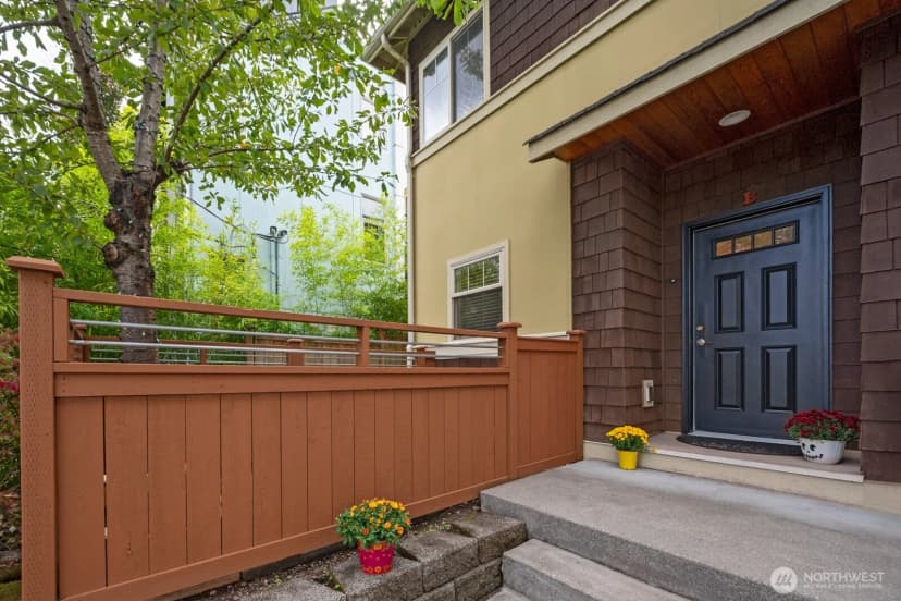 Property photo for 1835 24th Ave #b, Seattle photo 3