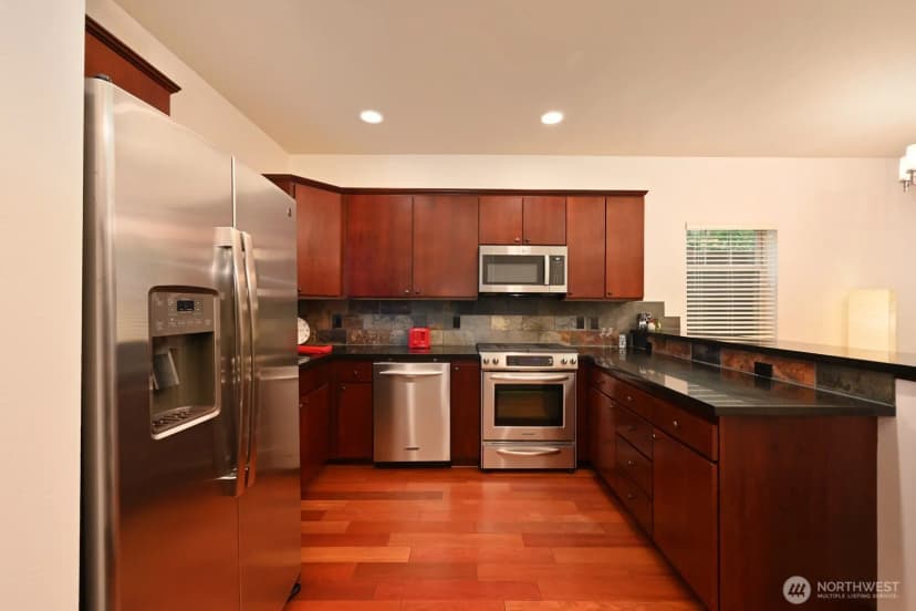 Property photo for 1835 24th Ave #b, Seattle photo 9