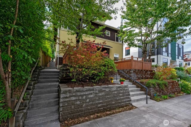 Property photo for 1835 24th Ave #b, Seattle photo 2