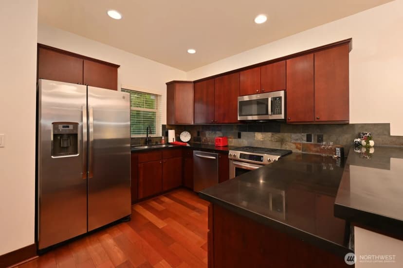 Property photo for 1835 24th Ave #b, Seattle photo 11