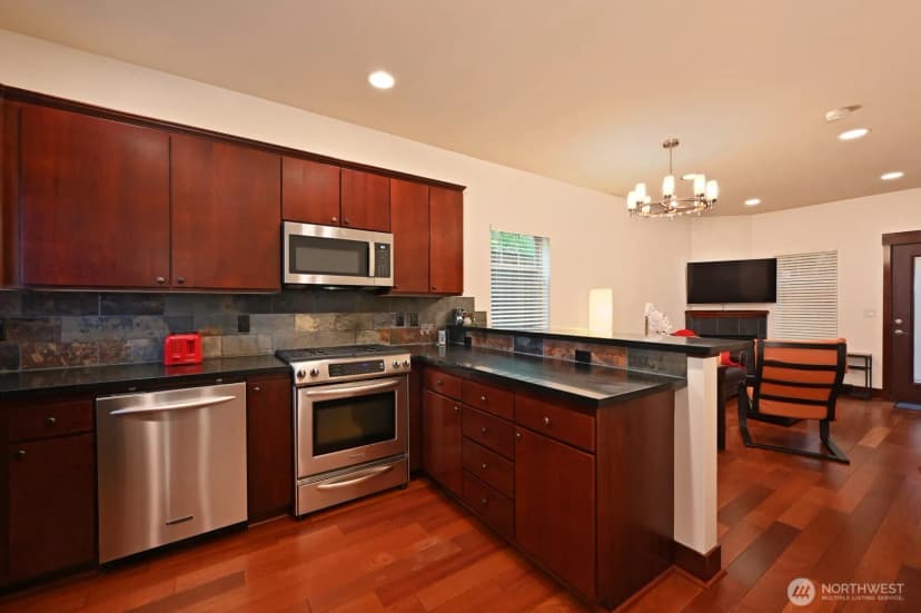 Property photo for 1835 24th Ave #b, Seattle photo 10