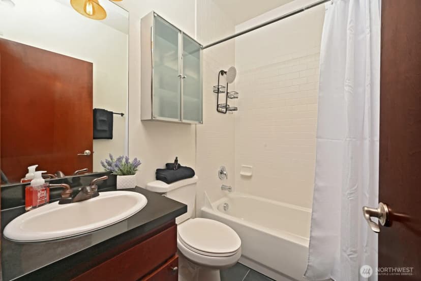 Property photo for 1835 24th Ave #b, Seattle photo 26