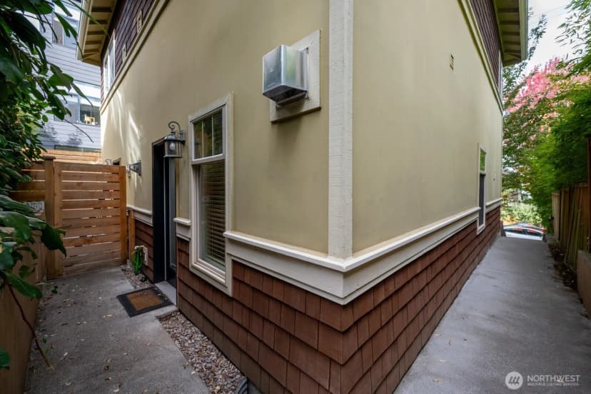 Property photo for 1835 24th Ave #b, Seattle photo 27