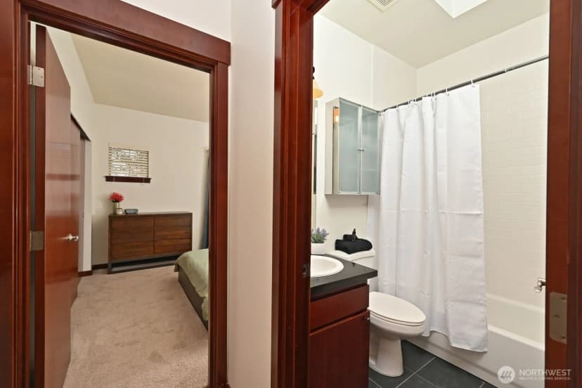 Property photo for 1835 24th Ave #b, Seattle photo 24