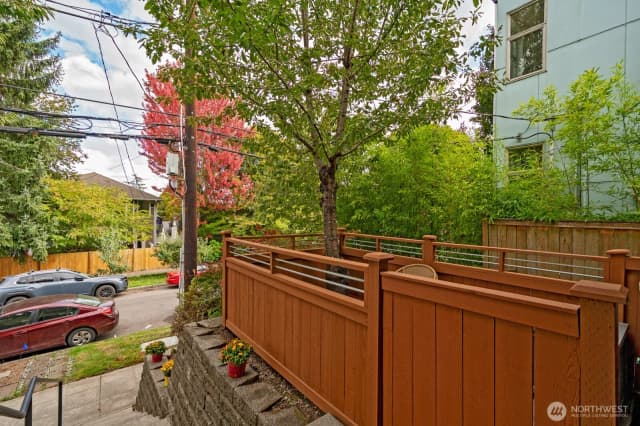 Property photo for 1835 24th Ave #b, Seattle photo 4