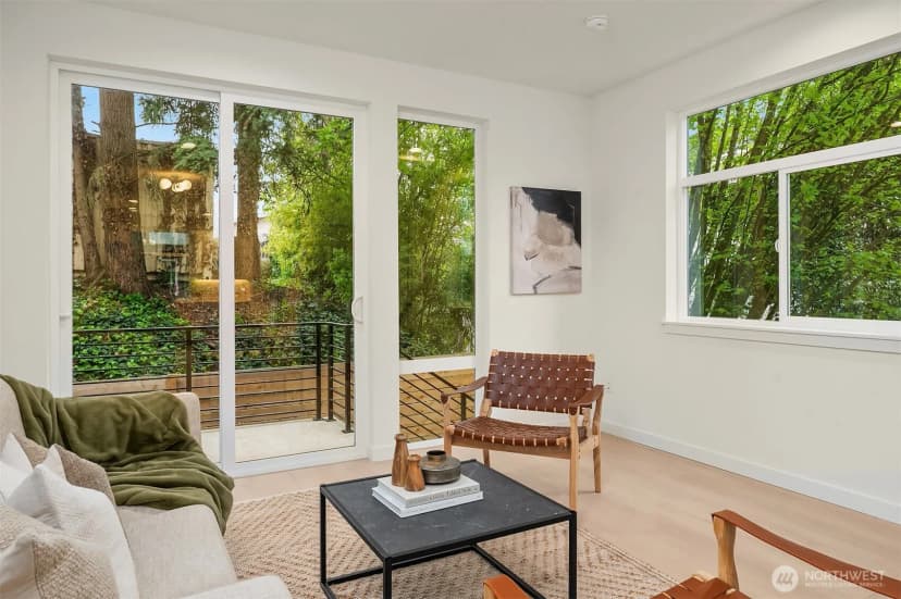 Property photo for 10833 11th Avenue Ne, Seattle photo 3