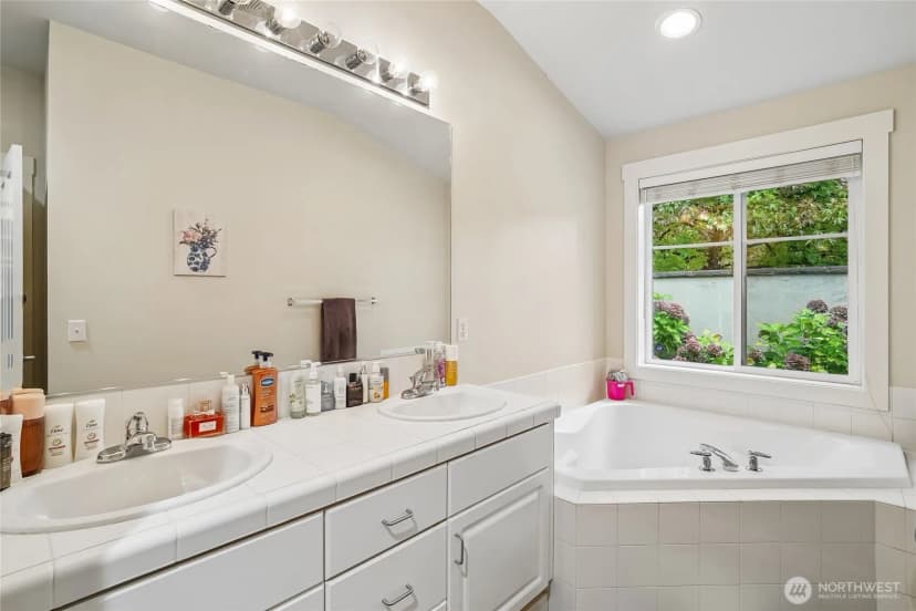 Property photo for 7791 Ne 122nd Lane #4, Kirkland photo 15