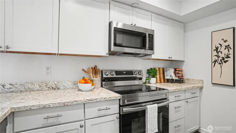 Property photo for 10101 Se 3rd Street #202, Bellevue photo 10