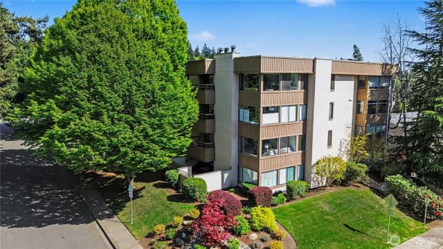 Property photo for 10101 Se 3rd Street #202, Bellevue photo 2