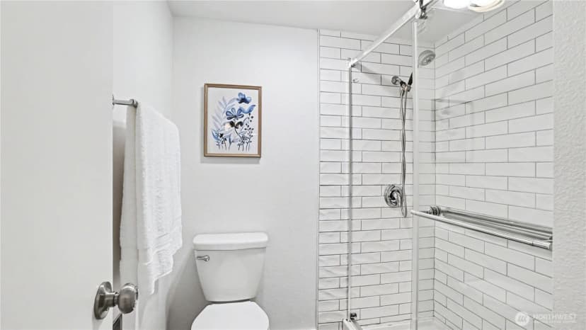 Property photo for 10101 Se 3rd Street #202, Bellevue photo 18
