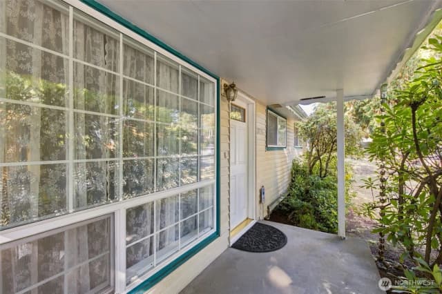 Property photo for 11735 35th Avenue Nw, Seattle photo 4