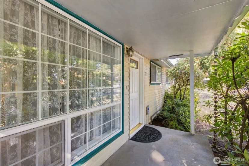 Property photo for 11735 35th Avenue Nw, Seattle photo 4