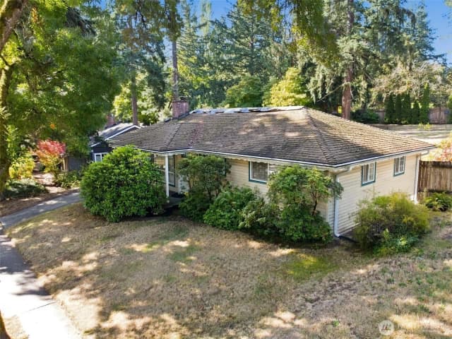 Property photo for 11735 35th Avenue Nw, Seattle photo 3