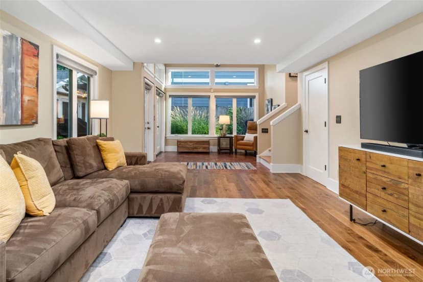 Property photo for 6516 31st Avenue Ne, Seattle photo 13