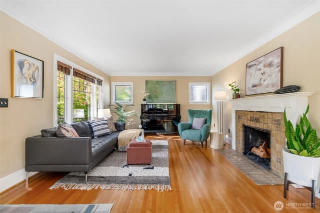Property photo for 6516 31st Avenue Ne, Seattle photo 3