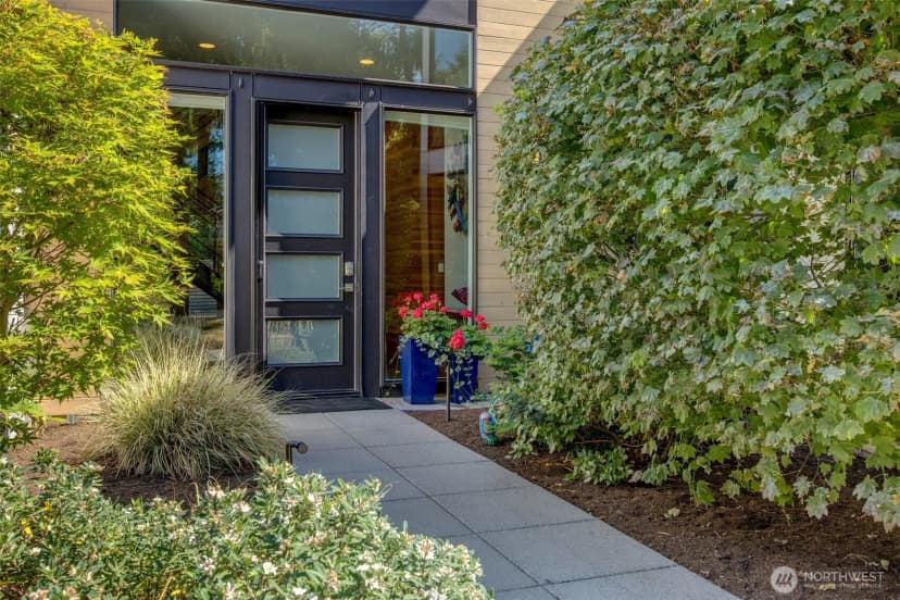 Property photo for 7560 86th Avenue Se, Mercer Island photo 2