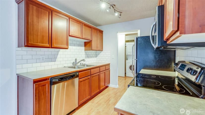 Property photo for 750 N 143rd Street #302, Seattle photo 11