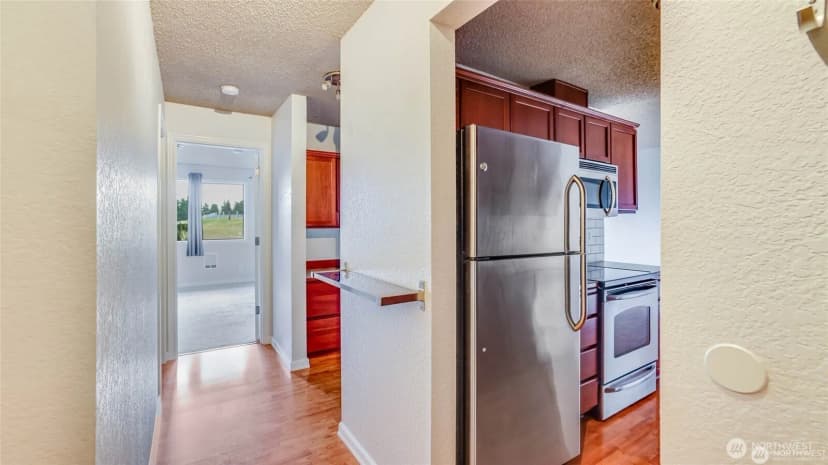 Property photo for 750 N 143rd Street #302, Seattle photo 3