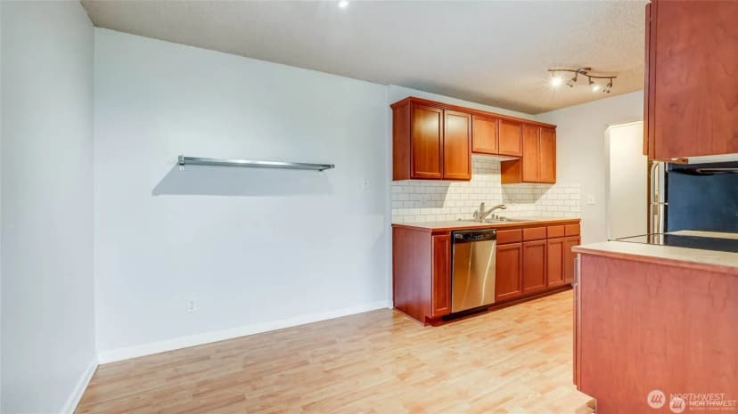 Property photo for 750 N 143rd Street #302, Seattle photo 8