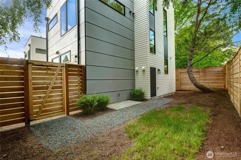 Property photo for 8750 13th Avenue Nw #c, Seattle photo 4