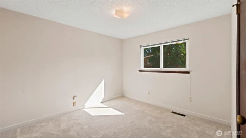 Property photo for 15914 Se 176th Place, Renton photo 12