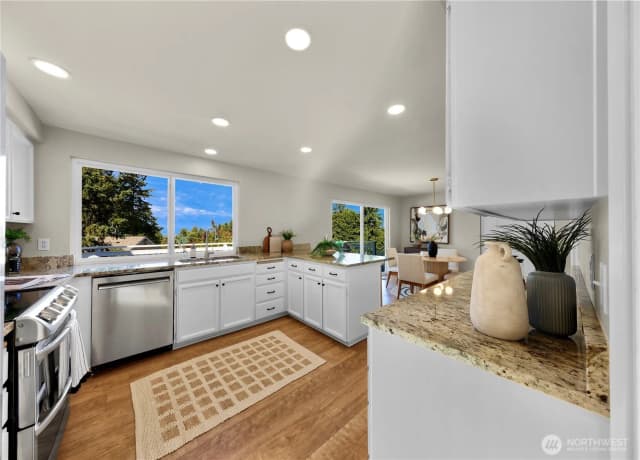 Property photo for 15724 Se 50th Street, Bellevue photo 3
