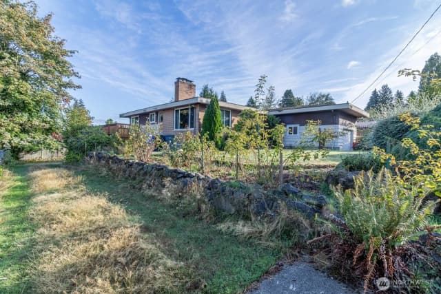 Property photo for 1210 N 33rd Place, Renton photo 5