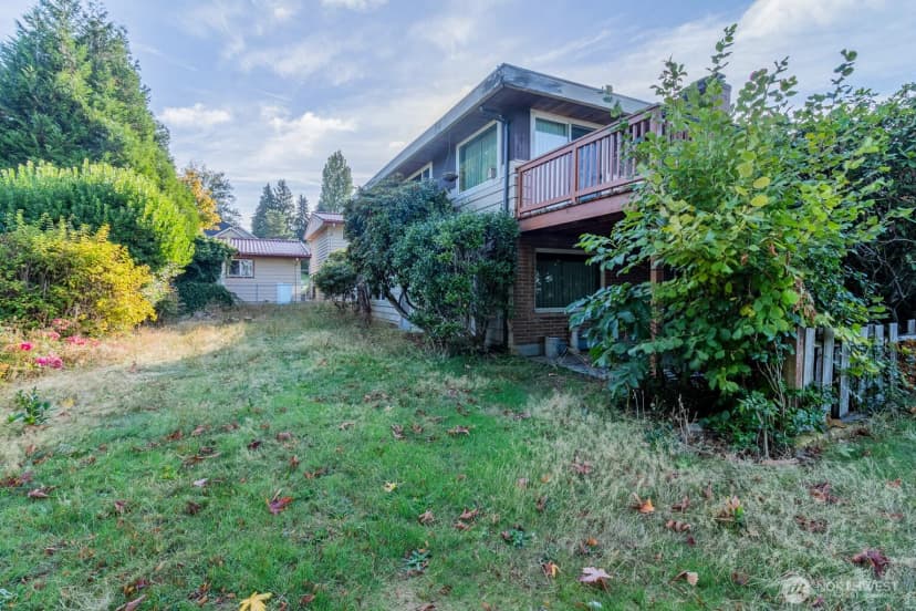 Property photo for 1210 N 33rd Place, Renton photo 6