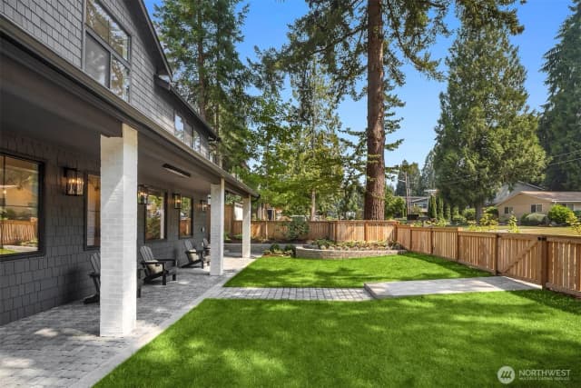 Property photo for 12416 Ne 72nd Street, Kirkland photo 2