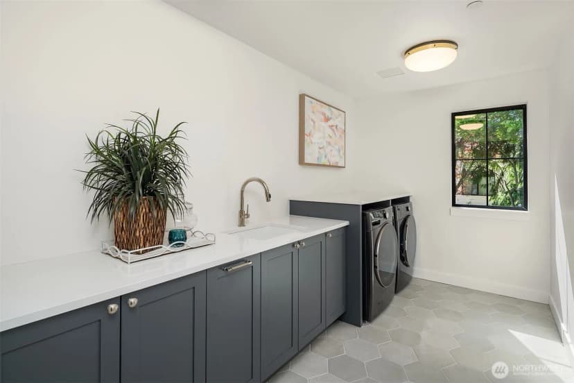 Property photo for 12416 Ne 72nd Street, Kirkland photo 27