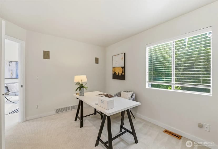 Property photo for 613 Bellevue Way Se, Bellevue photo 10