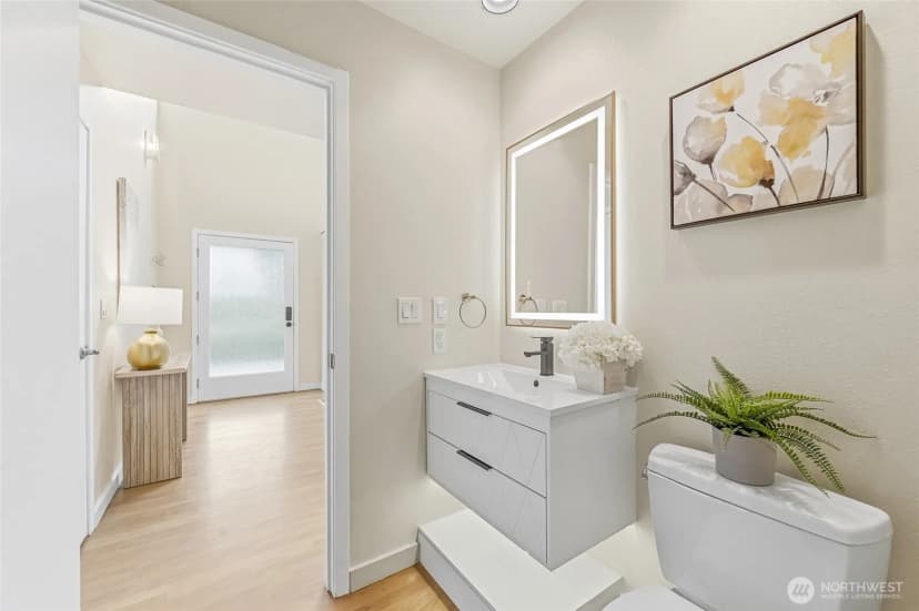 Property photo for 613 Bellevue Way Se, Bellevue photo 22