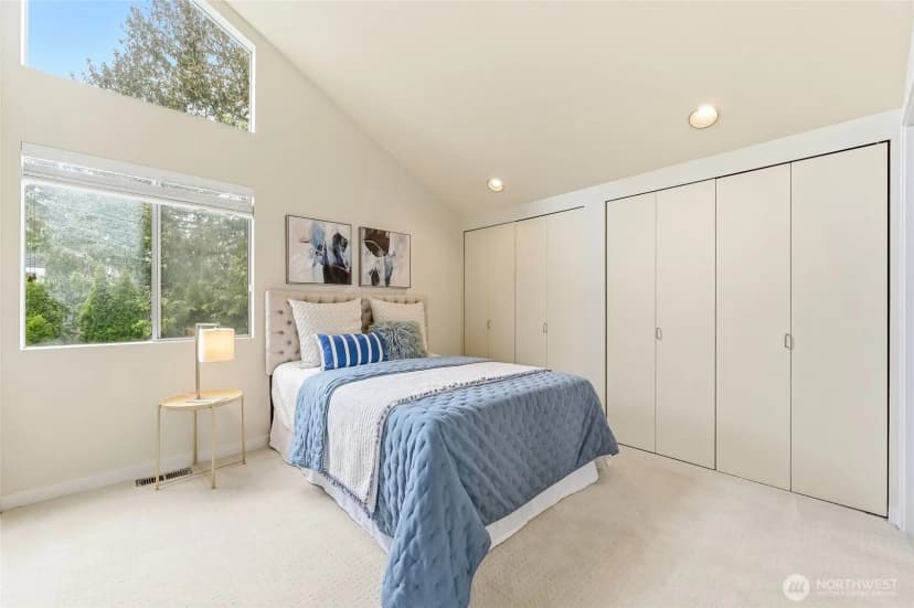 Property photo for 613 Bellevue Way Se, Bellevue photo 18