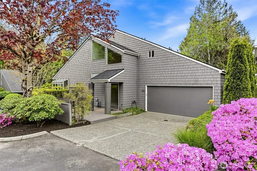 Property photo for 613 Bellevue Way Se, Bellevue