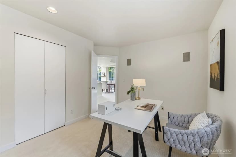Property photo for 613 Bellevue Way Se, Bellevue photo 11