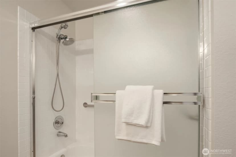 Property photo for 8513 139th Avenue Ne, Redmond photo 22