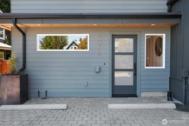 Property photo for 707 B N 65th Street, Seattle photo 2