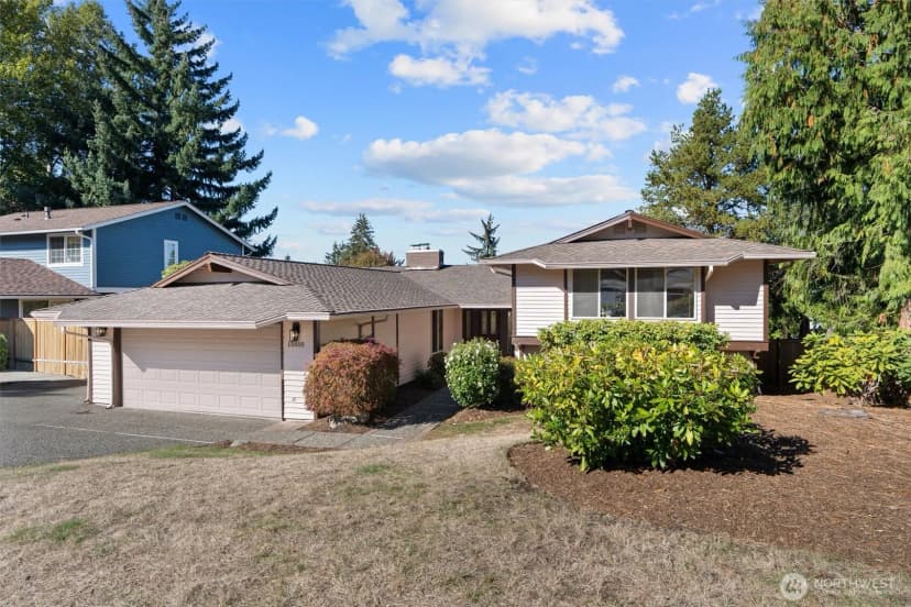 Property photo for 15010 Se 46th Way, Bellevue photo 2