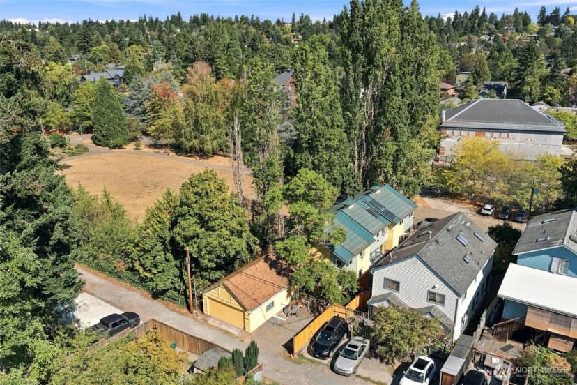 Property photo for 6527 21st Avenue Ne #3, Seattle photo 36