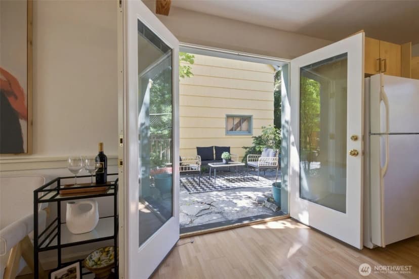 Property photo for 6527 21st Avenue Ne #3, Seattle photo 14