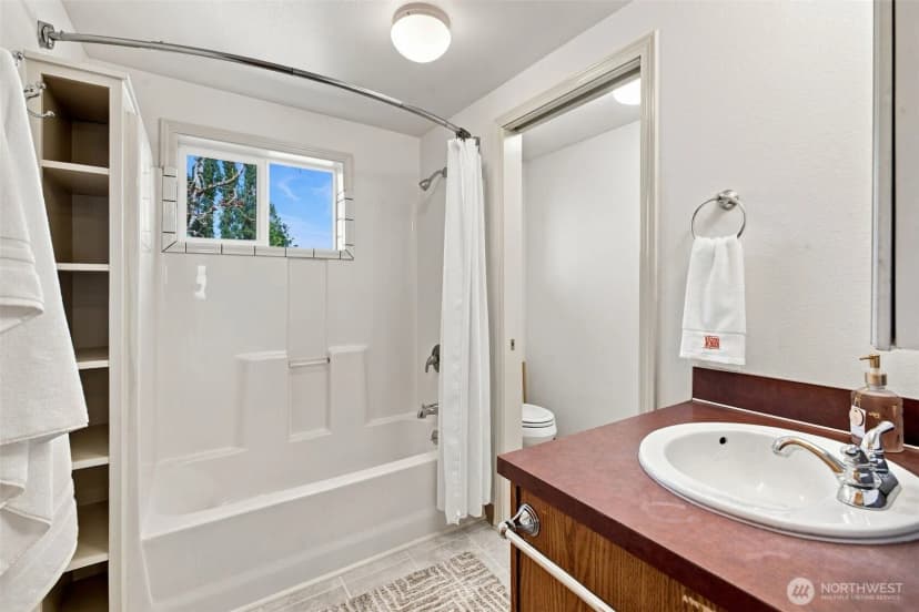 Property photo for 6527 21st Avenue Ne #3, Seattle photo 24