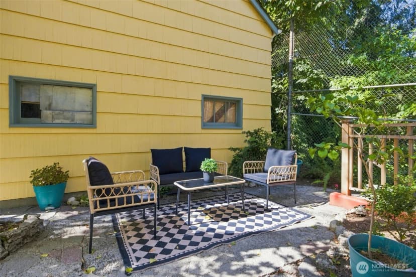 Property photo for 6527 21st Avenue Ne #3, Seattle photo 15