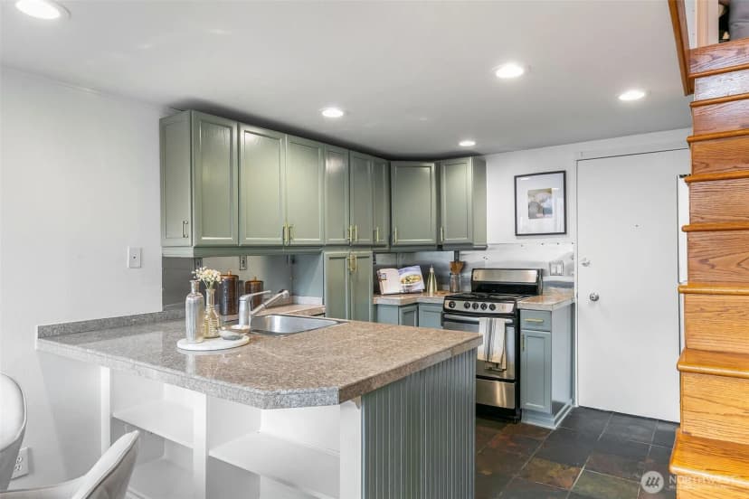 Property photo for 1000 Union St #315, Seattle photo 6