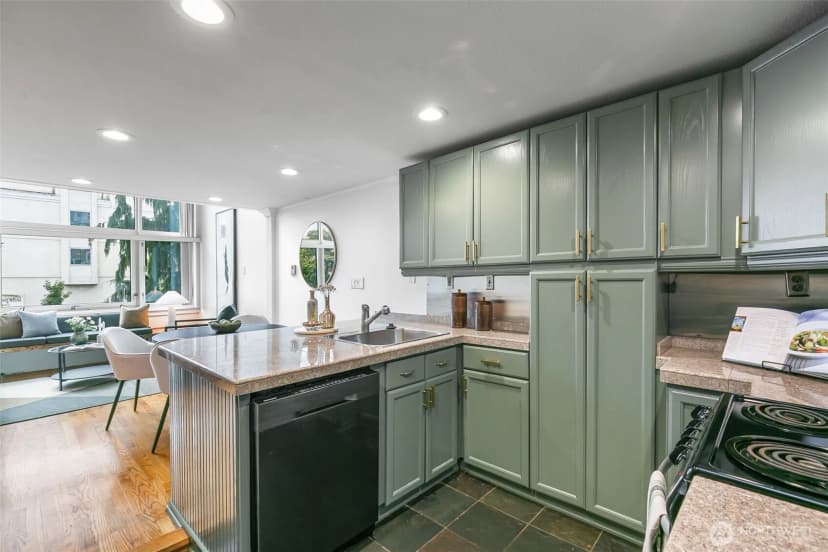 Property photo for 1000 Union St #315, Seattle photo 9