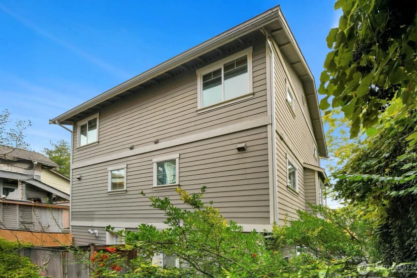 Property photo for 5252 12th Avenue Ne #a, Seattle photo 15