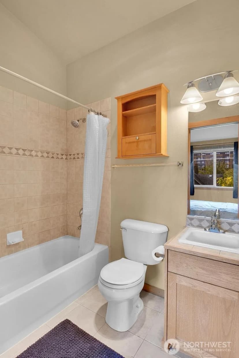 Property photo for 5252 12th Avenue Ne #a, Seattle photo 12