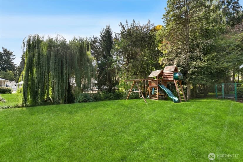 Property photo for 37 Tatoosh Ky, Bellevue photo 38