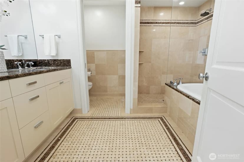 Property photo for 37 Tatoosh Ky, Bellevue photo 30