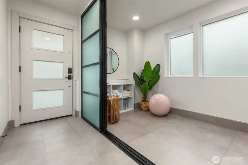 Property photo for 1116 Broadway E #c, Seattle photo 6